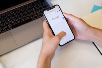 Google Is Building a DeX-Like Desktop Mode for Android Phones: Here’s What We Know