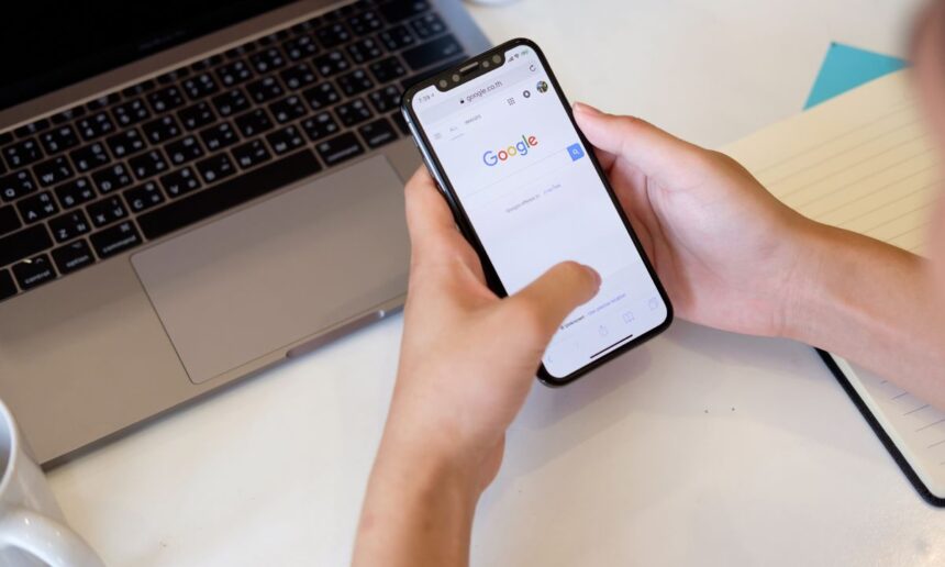 Google Is Building a DeX-Like Desktop Mode for Android Phones: Here’s What We Know